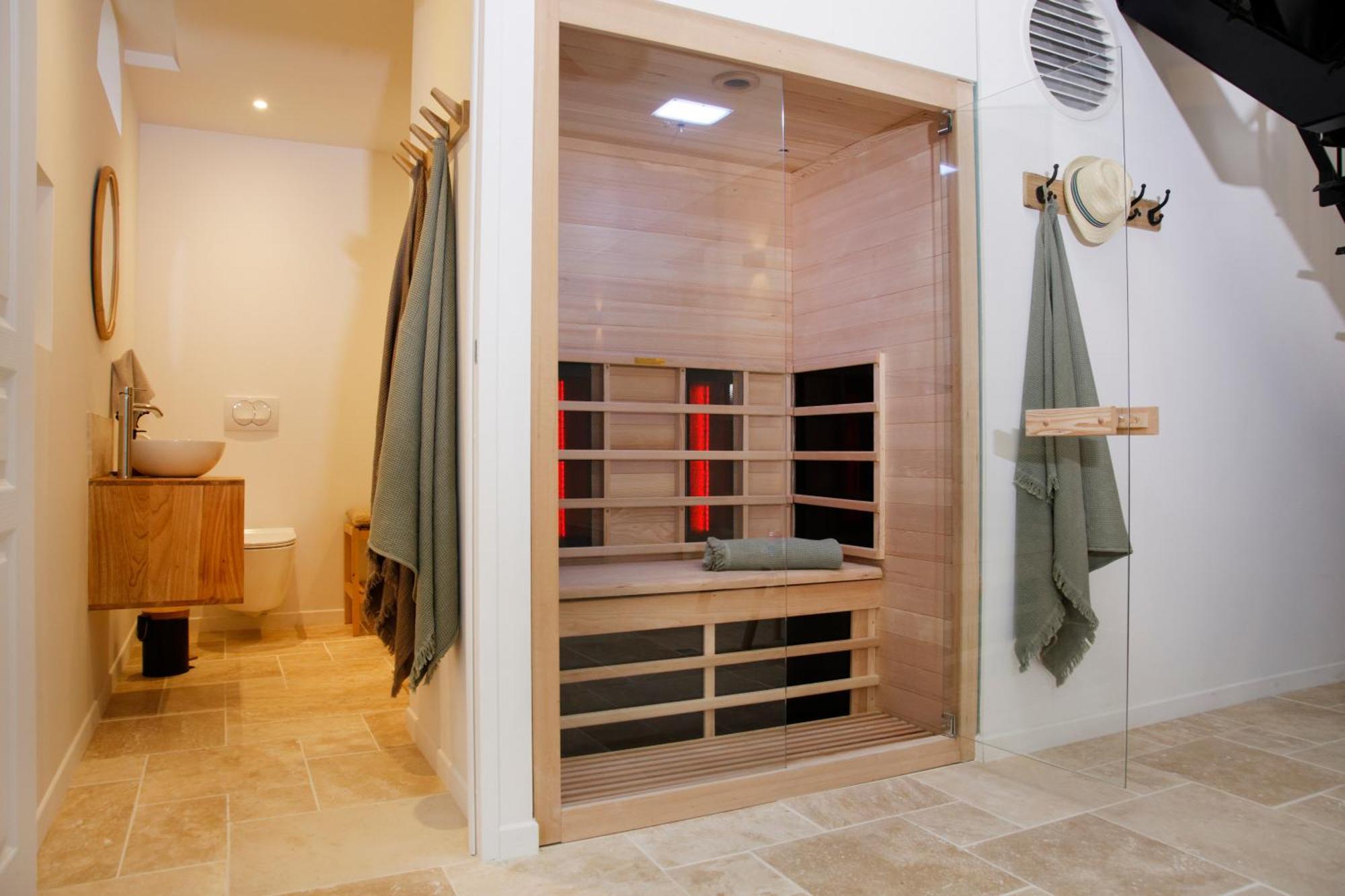 Le Domaine De Soani - Piscine Interieure, Jacuzzis & Sauna Saint-Évarzec Extérieur photo