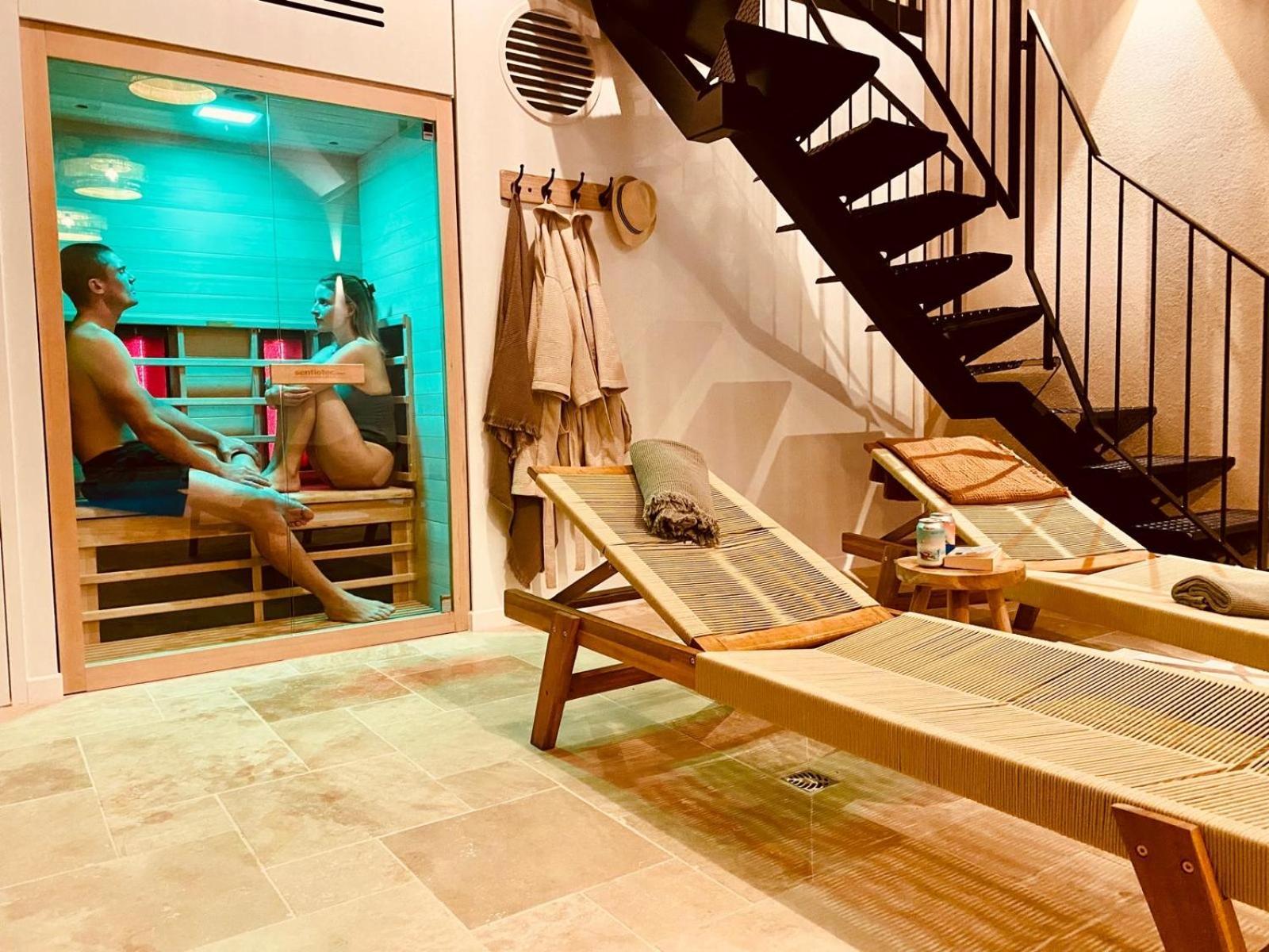 Le Domaine De Soani - Piscine Interieure, Jacuzzis & Sauna Saint-Évarzec Extérieur photo